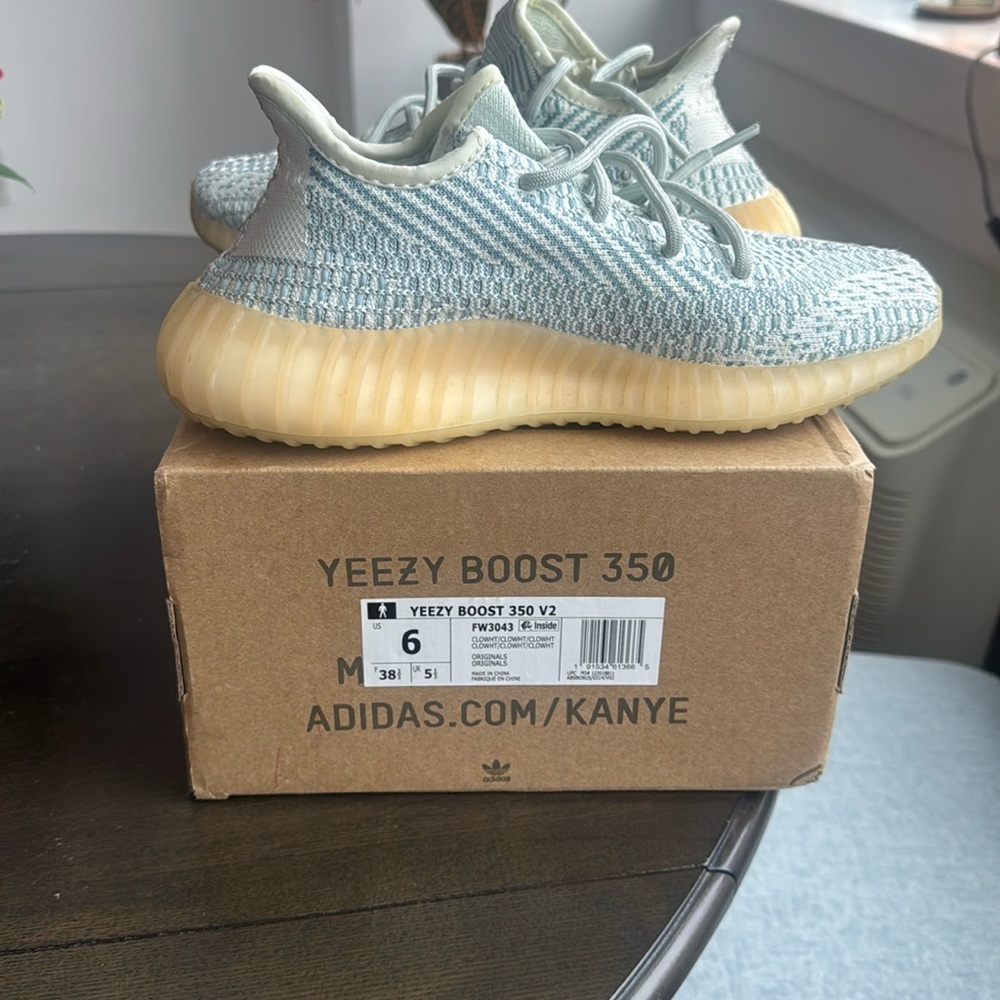 Yeezy boost 350 V2